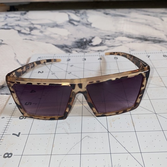 Snookie Tortoise Shell Diva Sunnies! Pristine! In Perfect Condition! One size😎 - Picture 11 of 12